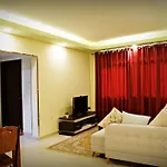 Weekend Hotel